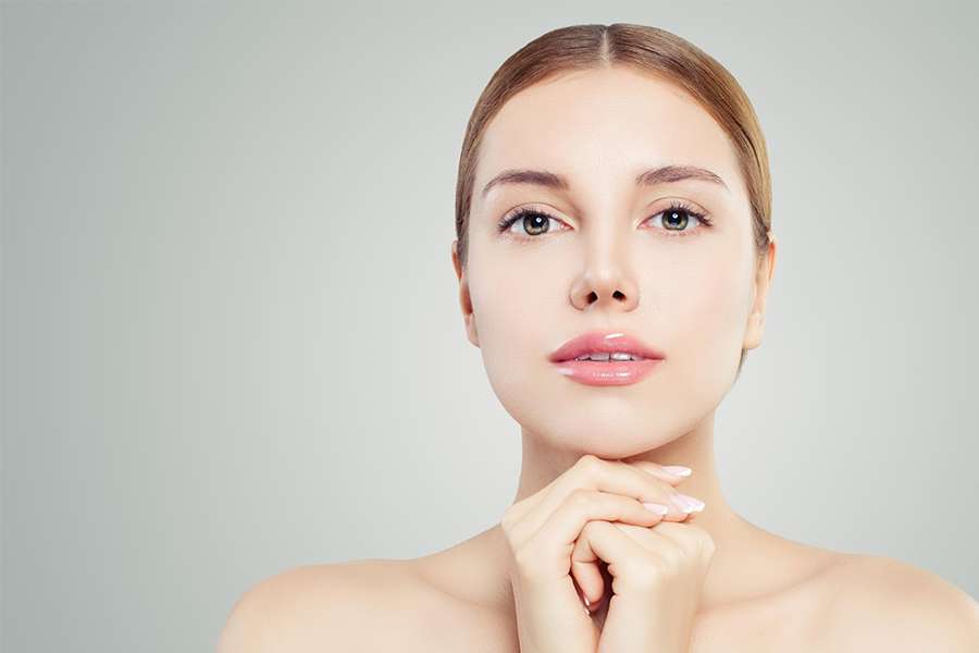 woman posing anti wrinkle botox treatment